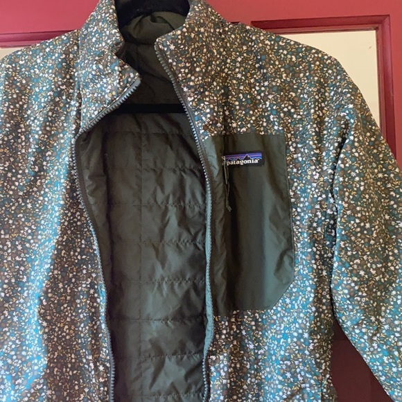 Patagonia Jackets & Blazers - Patagonia Puffer, Like a Nano but Reversible!